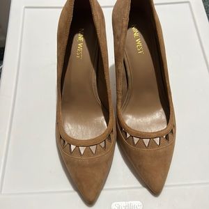 Nine West Cutout Suede Pumps Size 8.5